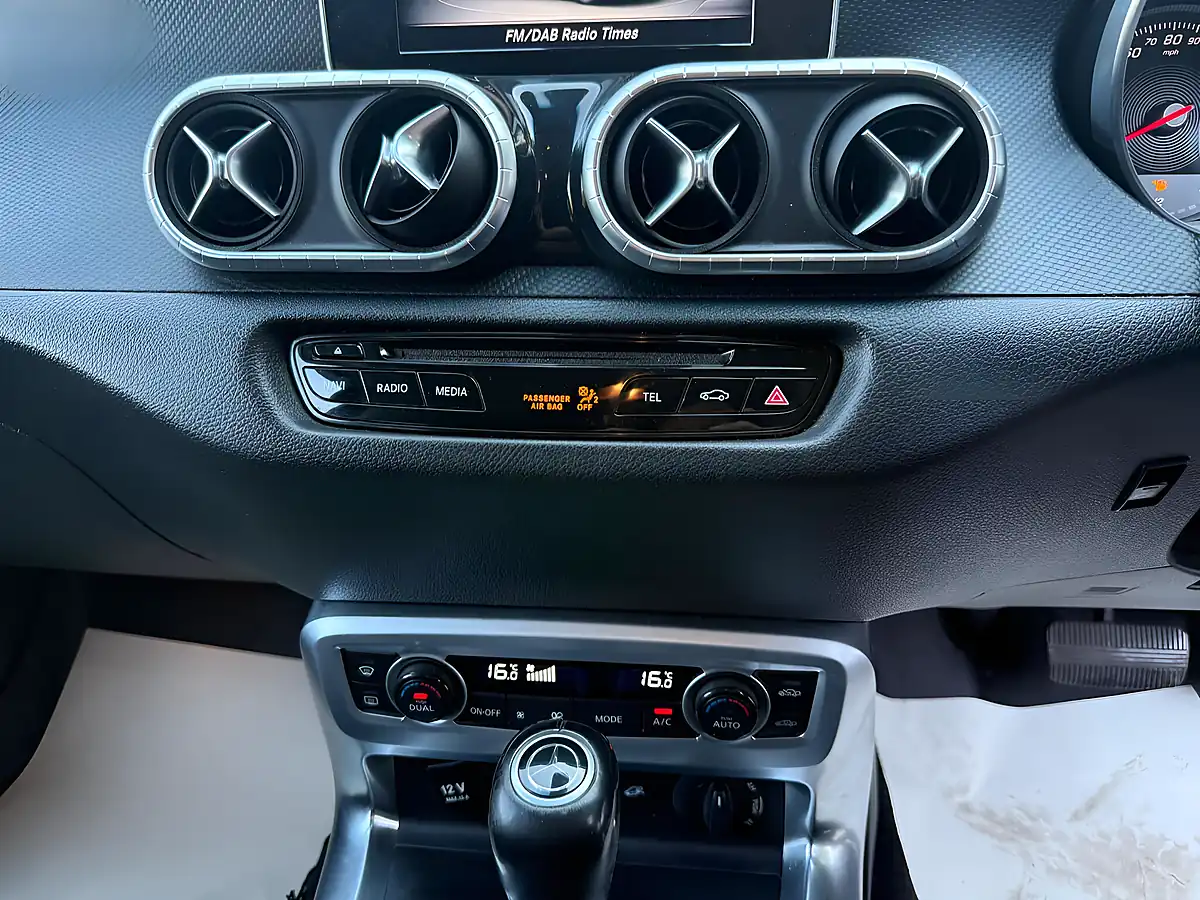 Used 2019 Mercedes-Benz X Class Progressive Silver - Interior and Exterior details 11