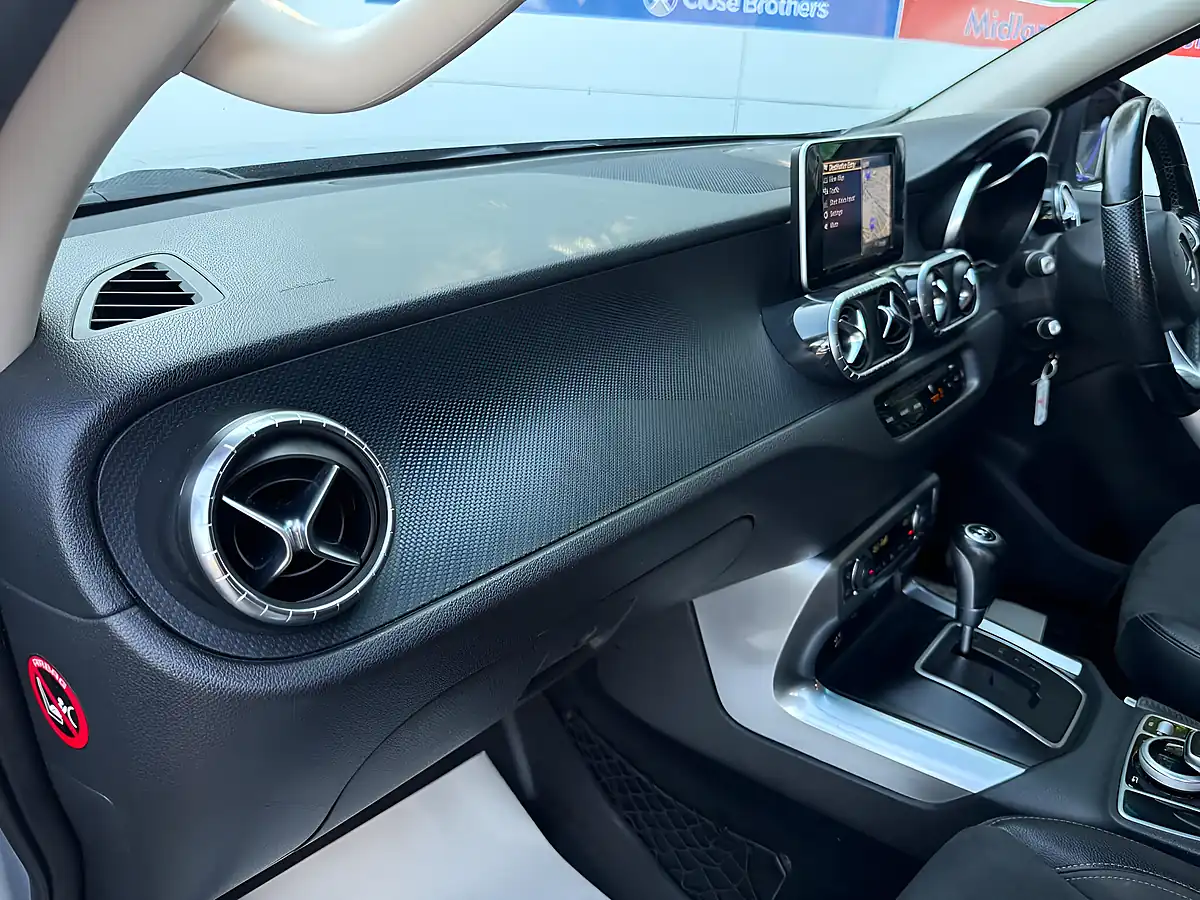 Used 2019 Mercedes-Benz X Class Progressive Silver - Interior and Exterior details 13