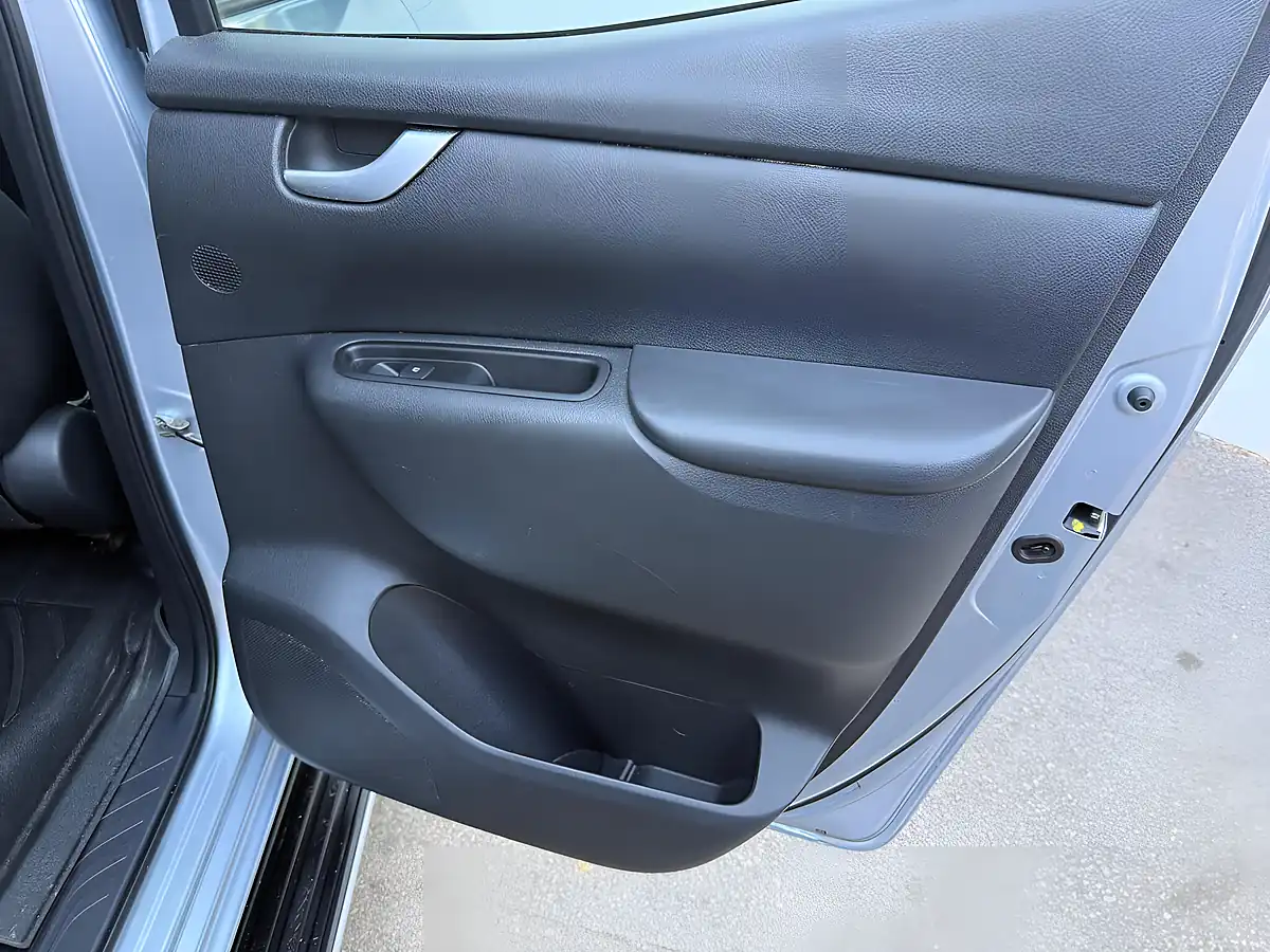 Used 2019 Mercedes-Benz X Class Progressive Silver - Interior and Exterior details 18