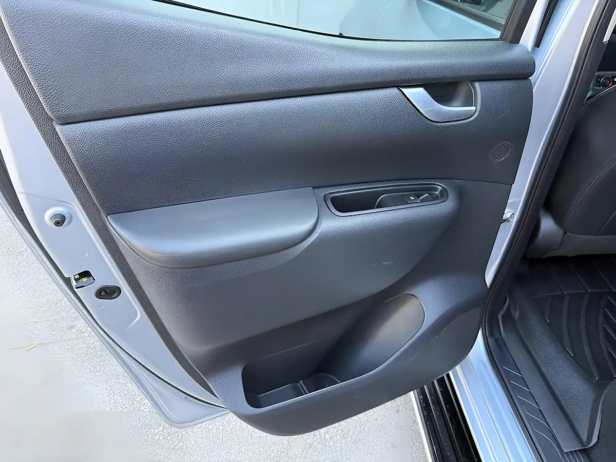 Used 2019 Mercedes-Benz X Class Progressive Silver - Interior and Exterior details 19