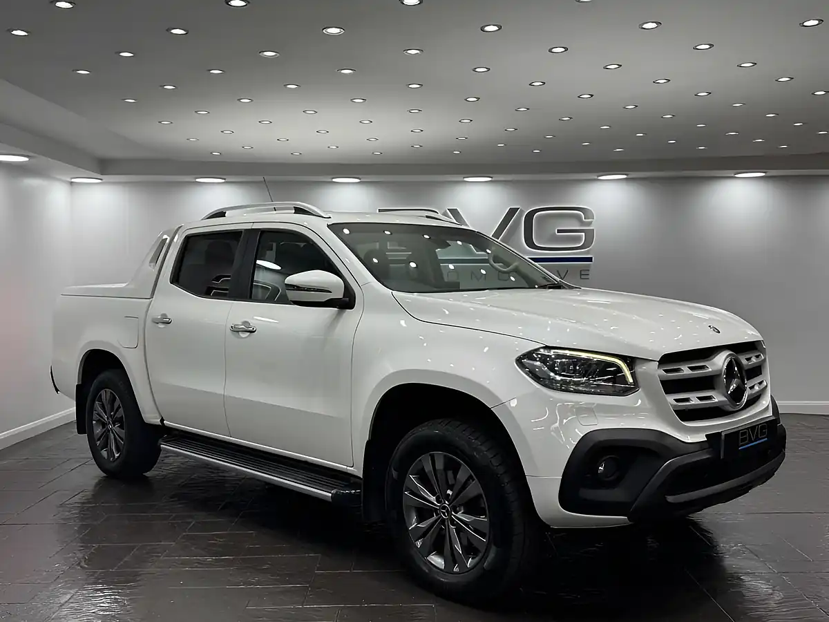 Used 2019 Mercedes-Benz X Class Progressive White - Front View