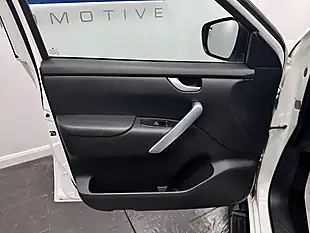 Used 2019 Mercedes-Benz X Class Progressive White - Interior and Exterior details 15