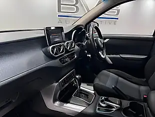 Used 2019 Mercedes-Benz X Class Progressive White - Interior and Exterior details 17