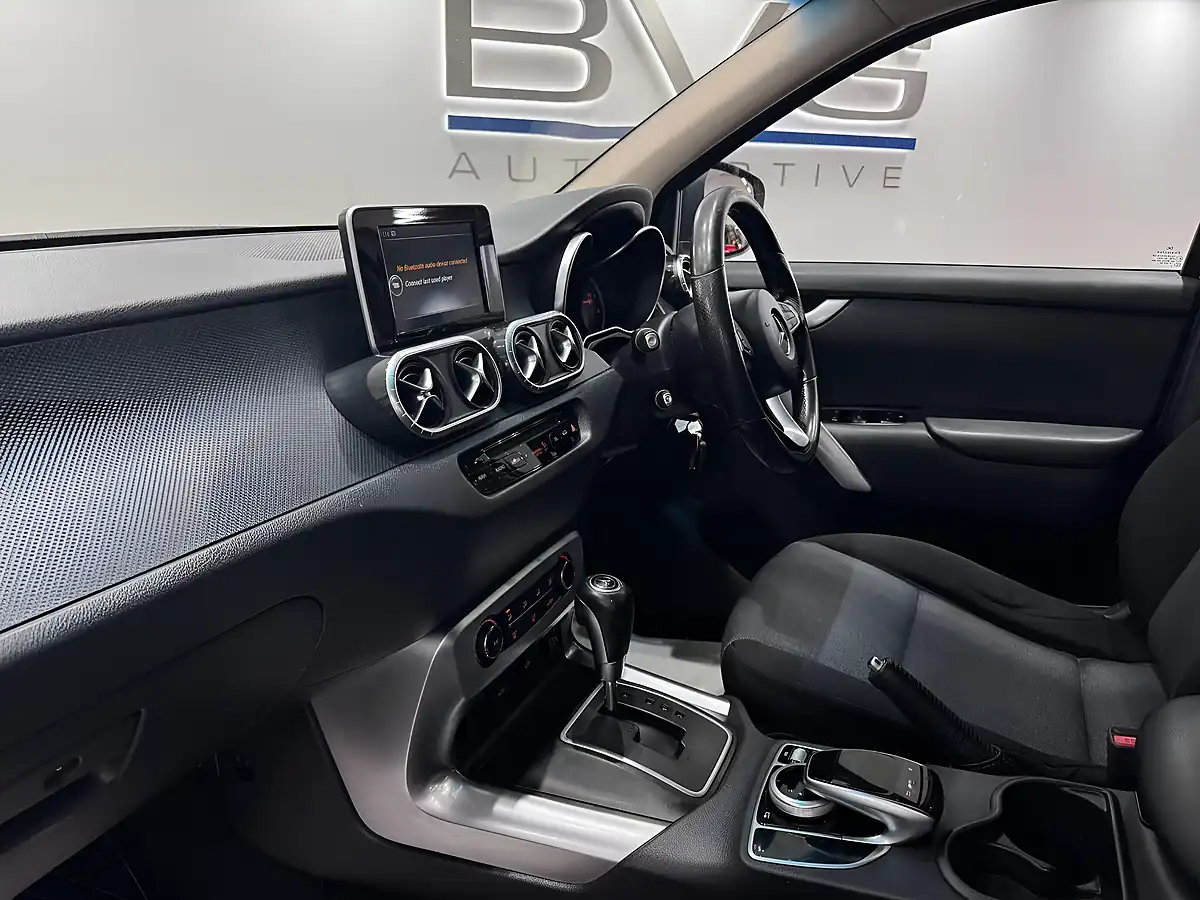 Used 2019 Mercedes-Benz X Class Progressive White - Interior and Exterior details 17