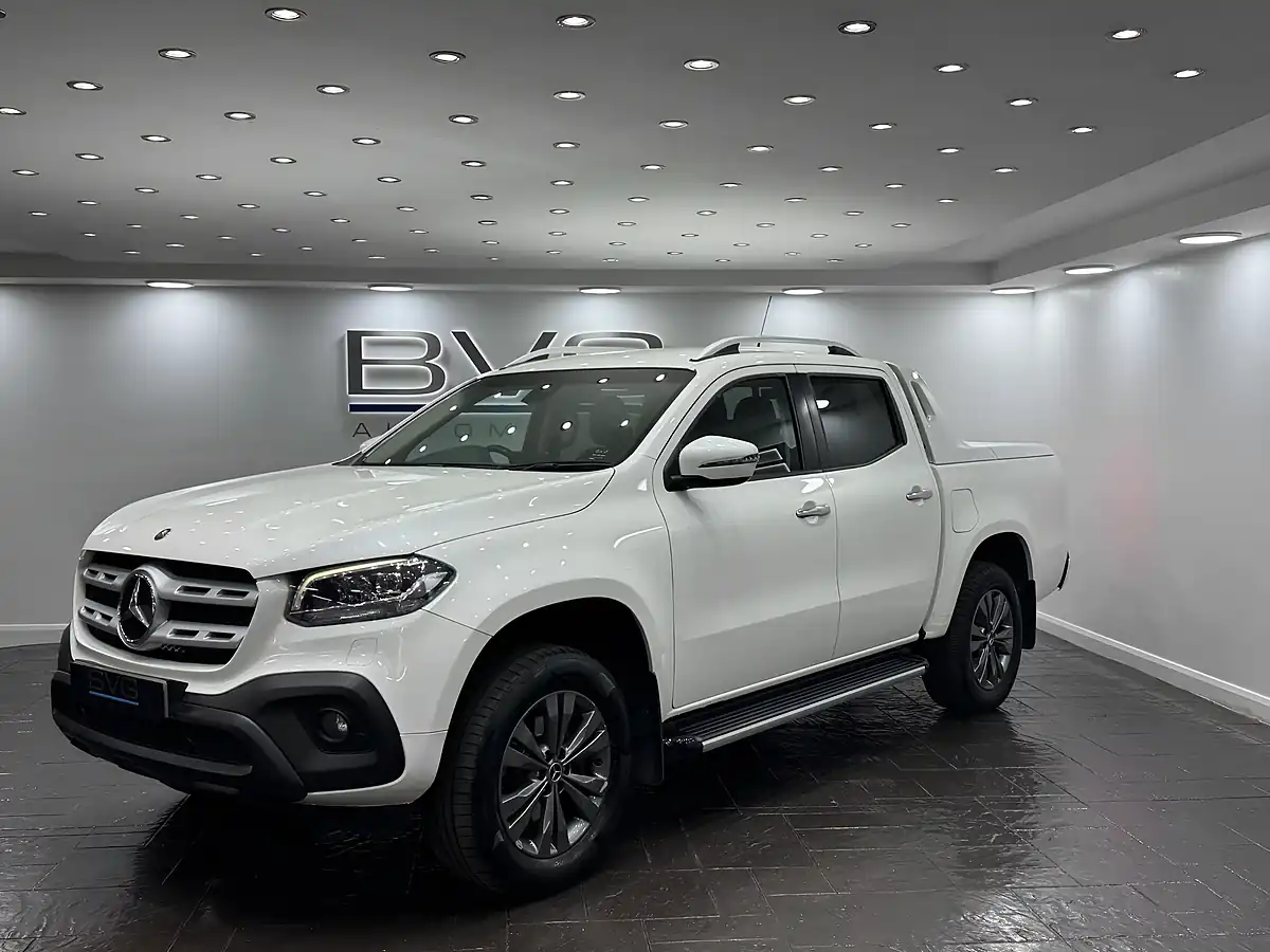 Used 2019 Mercedes-Benz X Class Progressive White - Interior and Exterior details 5