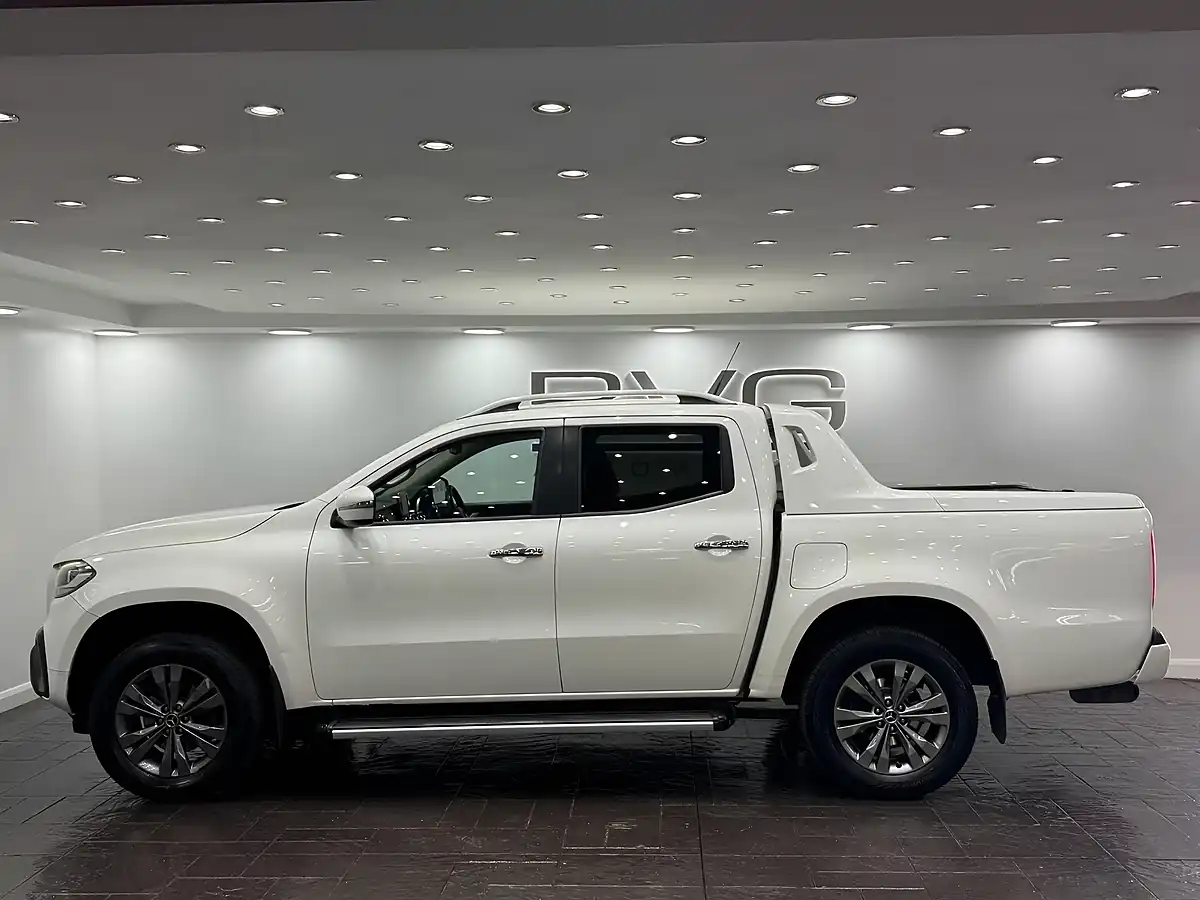 Used 2019 Mercedes-Benz X Class Progressive White - Interior and Exterior details 6