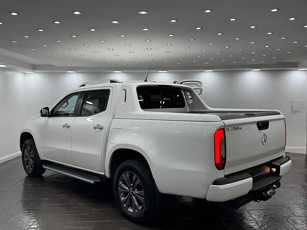 Used 2019 Mercedes-Benz X Class Progressive White - Interior and Exterior details 8