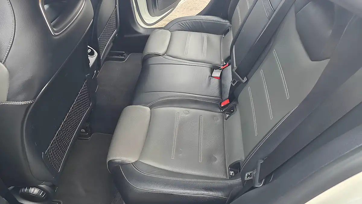Used 2019 Mercedes Cla AMG Line Premium White - Interior and Exterior details 18
