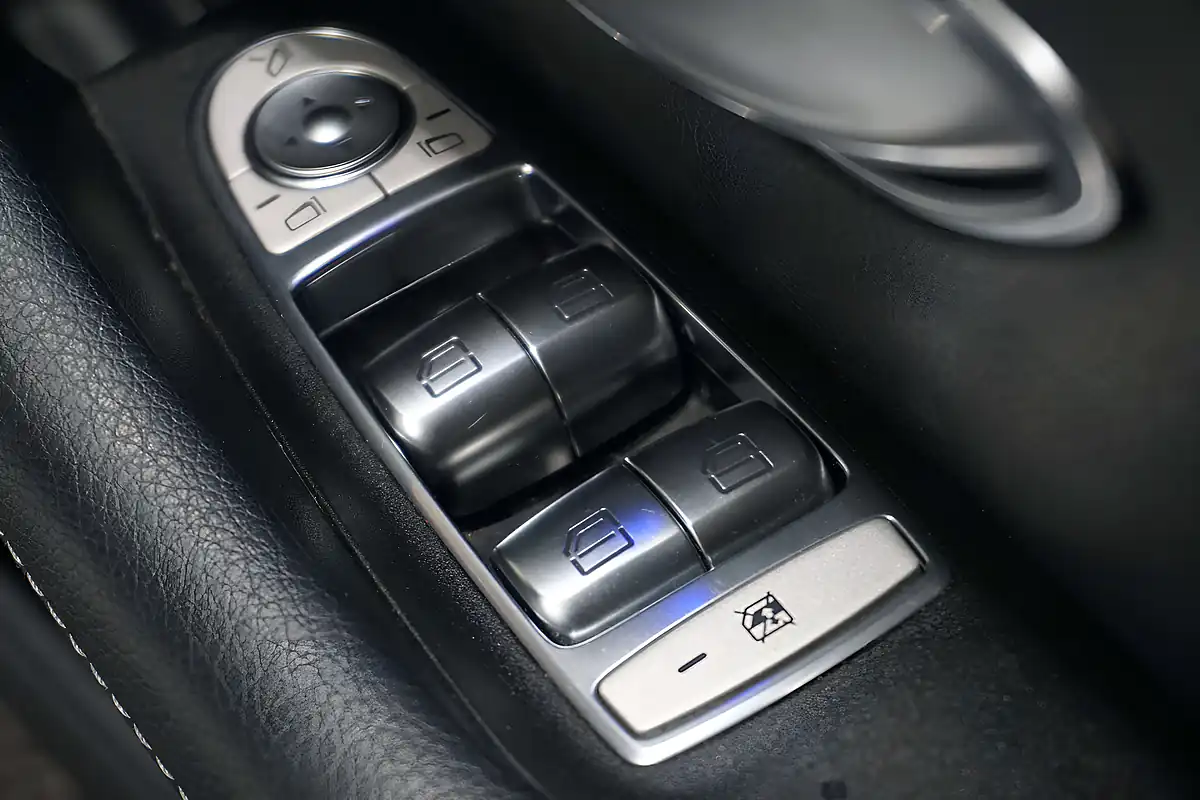 Used 2019 Mercedes E-Class AMG Line Edition Polar White - Interior and Exterior details 17