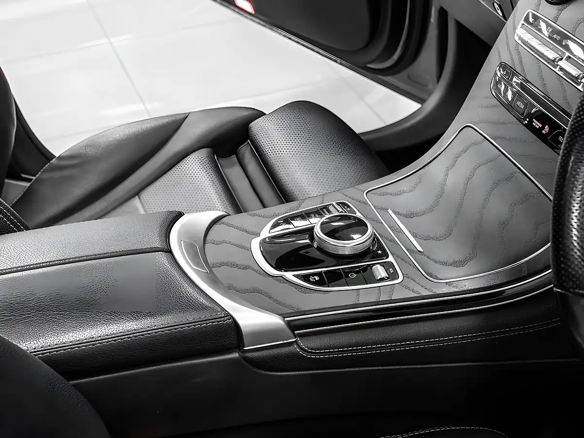 Used 2019 Mercedes Glc AMG Line Premium Selenite Grey - Interior and Exterior details 18