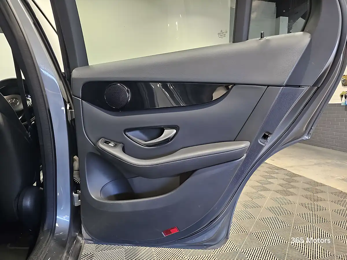 Used 2019 Mercedes Glc Urban Edition Grey - Interior and Exterior details 12
