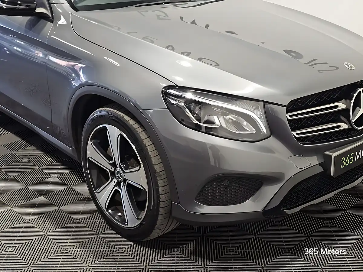 Used 2019 Mercedes Glc Urban Edition Grey - Interior and Exterior details 13
