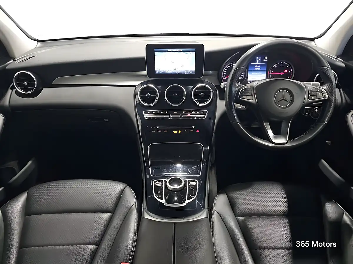 Used 2019 Mercedes Glc Urban Edition Grey - Interior and Exterior details 16