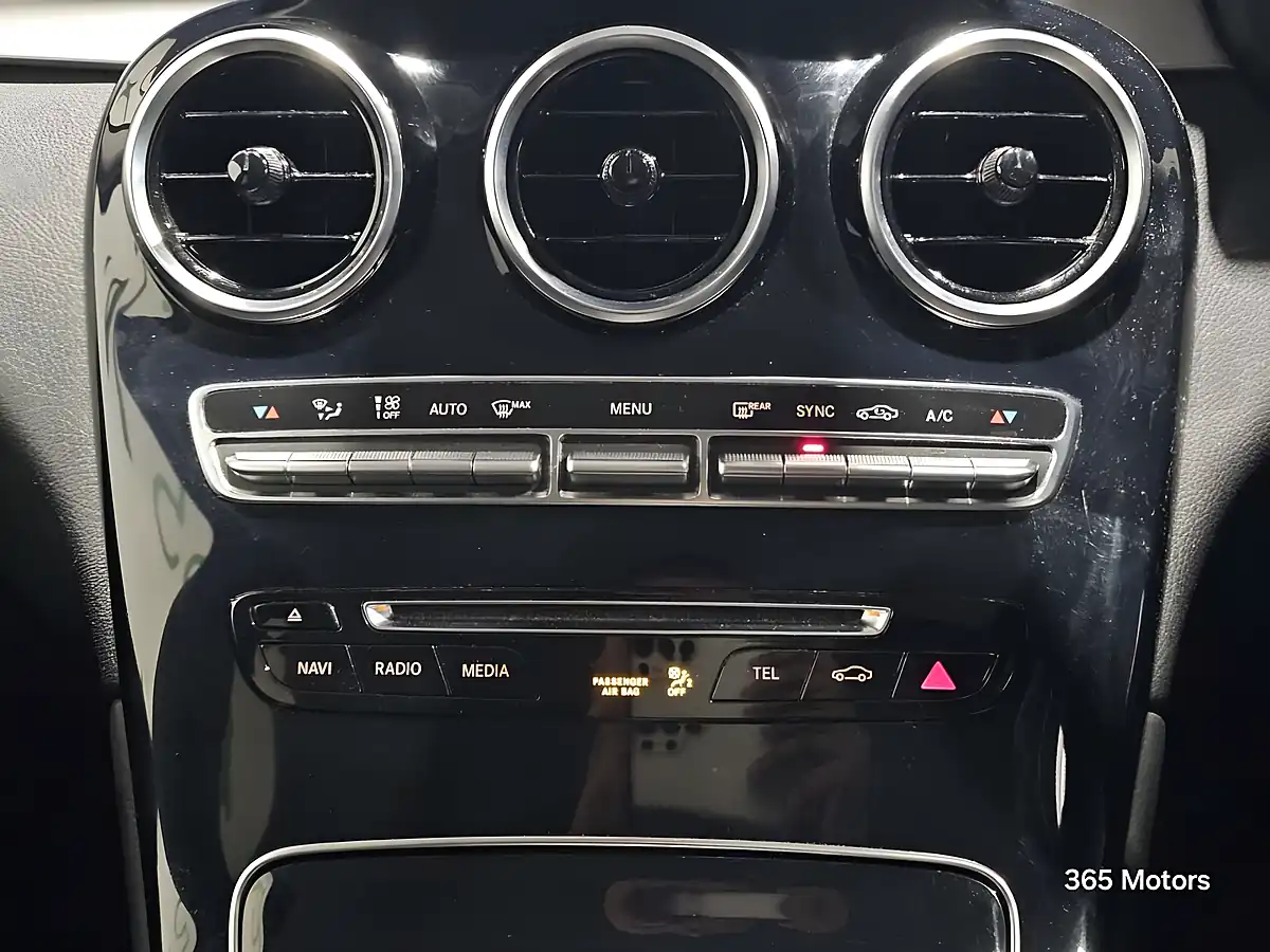 Used 2019 Mercedes Glc Urban Edition Grey - Interior and Exterior details 17