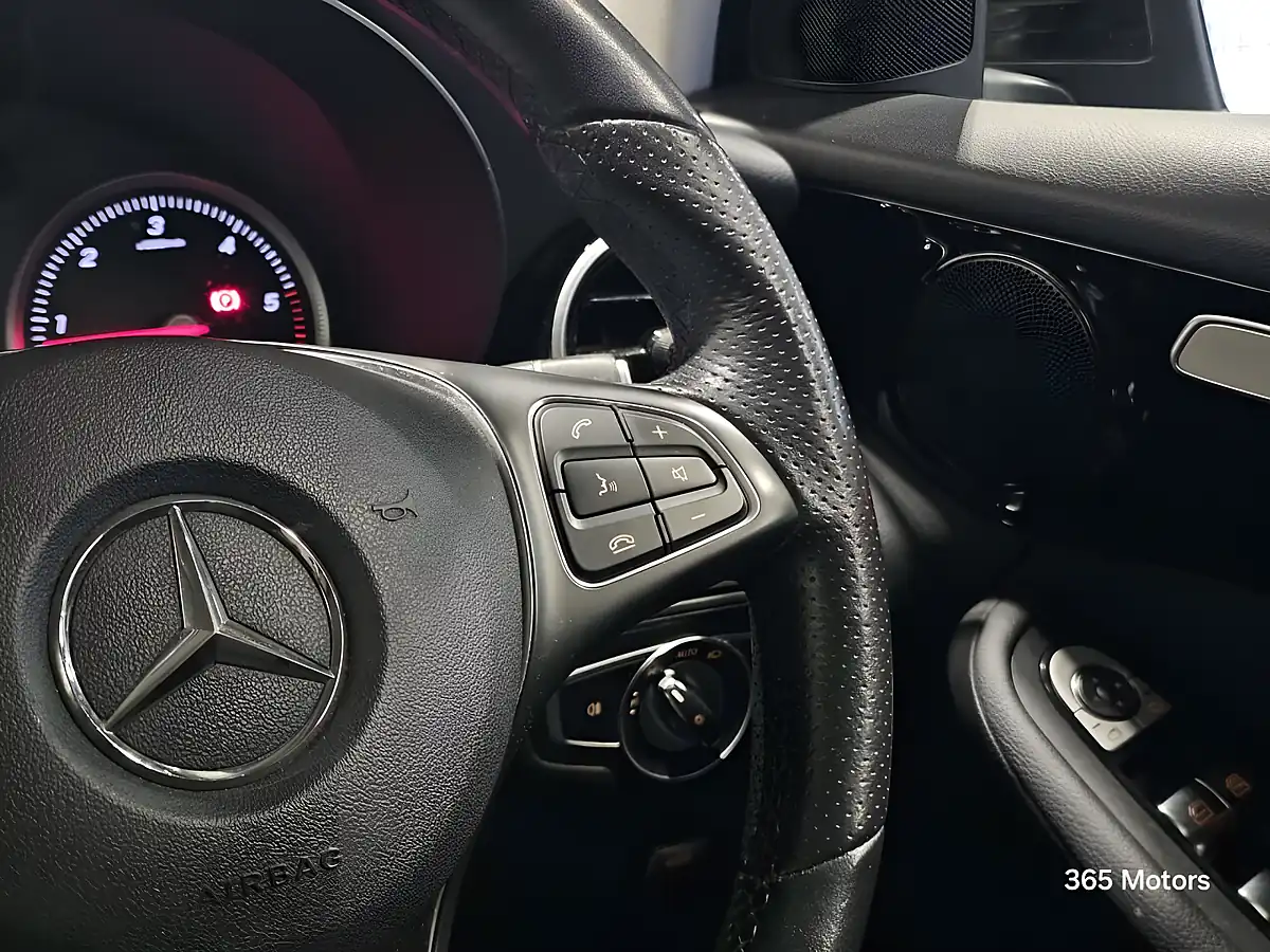 Used 2019 Mercedes Glc Urban Edition Grey - Interior and Exterior details 18