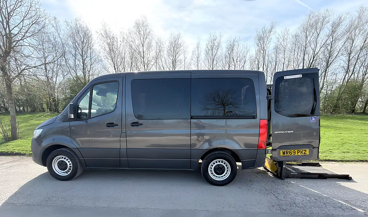 Used 2019 Mercedes Sprinter 311 Grey - Front View