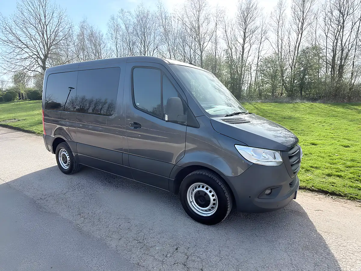Used 2019 Mercedes Sprinter 311 Grey - Interior and Exterior details 3