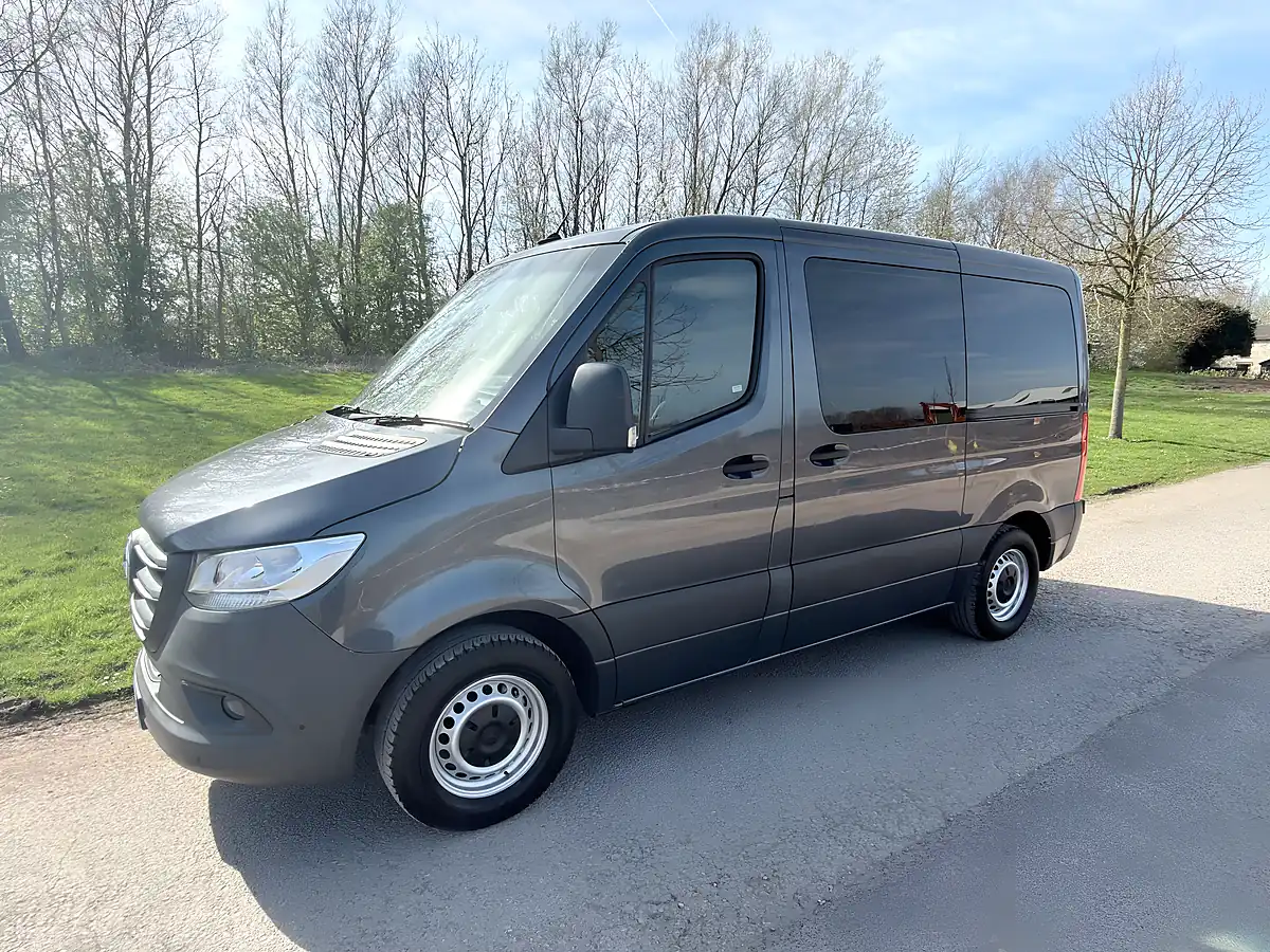 Used 2019 Mercedes Sprinter 311 Grey - Interior and Exterior details 4