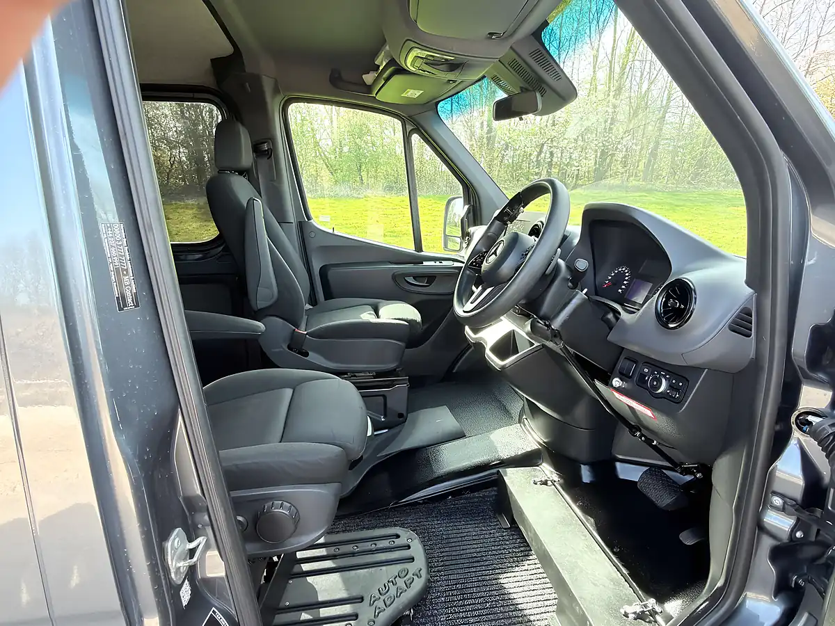 Used 2019 Mercedes Sprinter 311 Grey - Interior and Exterior details 8