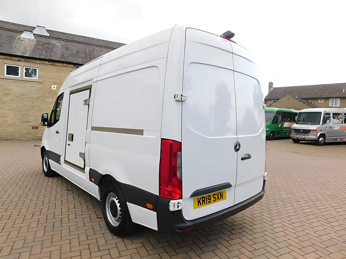 Used 2019 Mercedes Sprinter Mwb Freezer White - Interior and Exterior details 7