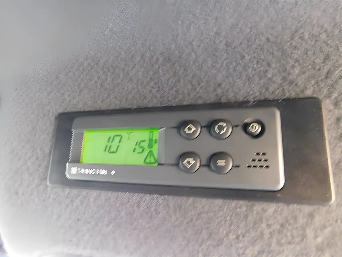 Used 2019 Mercedes Sprinter Mwb Fridge Freezer White - Interior and Exterior details 11