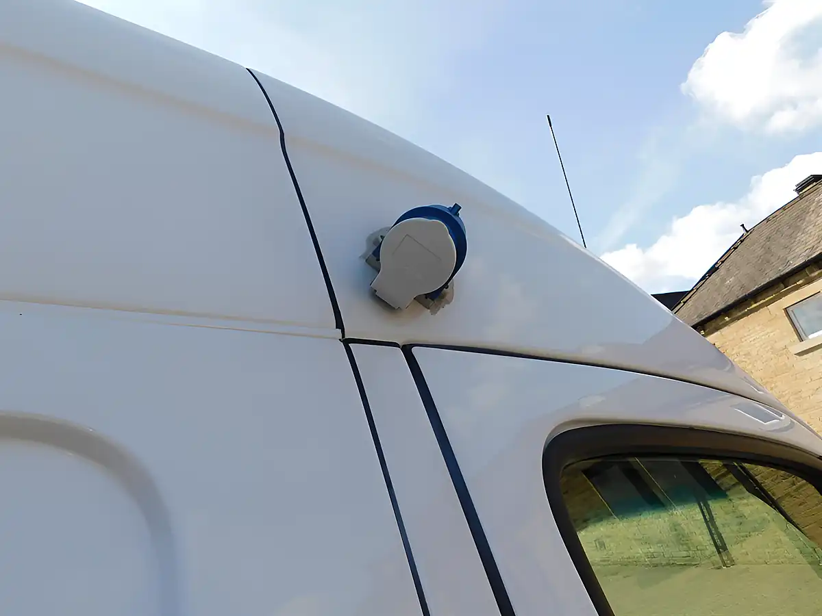 Used 2019 Mercedes Sprinter Mwb Fridge Freezer White - Interior and Exterior details 4