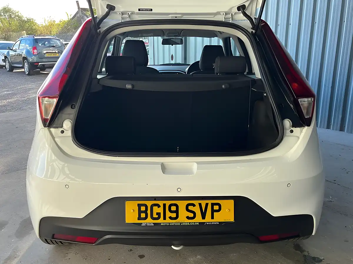 Used 2019 MG MG3 Excite White - Interior and Exterior details 11