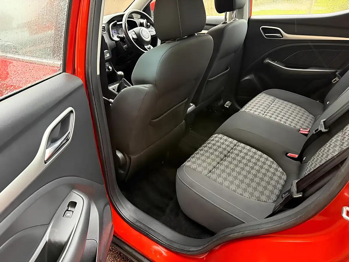 Used 2019 MG Zs Excite Orange - Interior and Exterior details 14