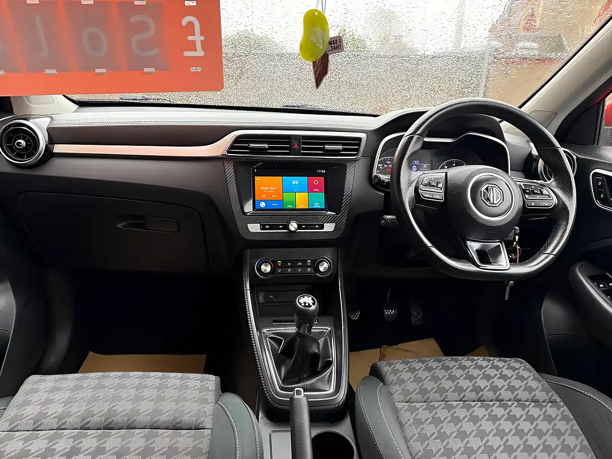 Used 2019 MG Zs Excite Orange - Interior and Exterior details 15