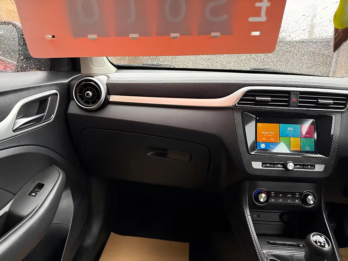 Used 2019 MG Zs Excite Orange - Interior and Exterior details 16