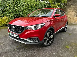 Used 2019 MG ZS Excite Red - Interior and Exterior details 16