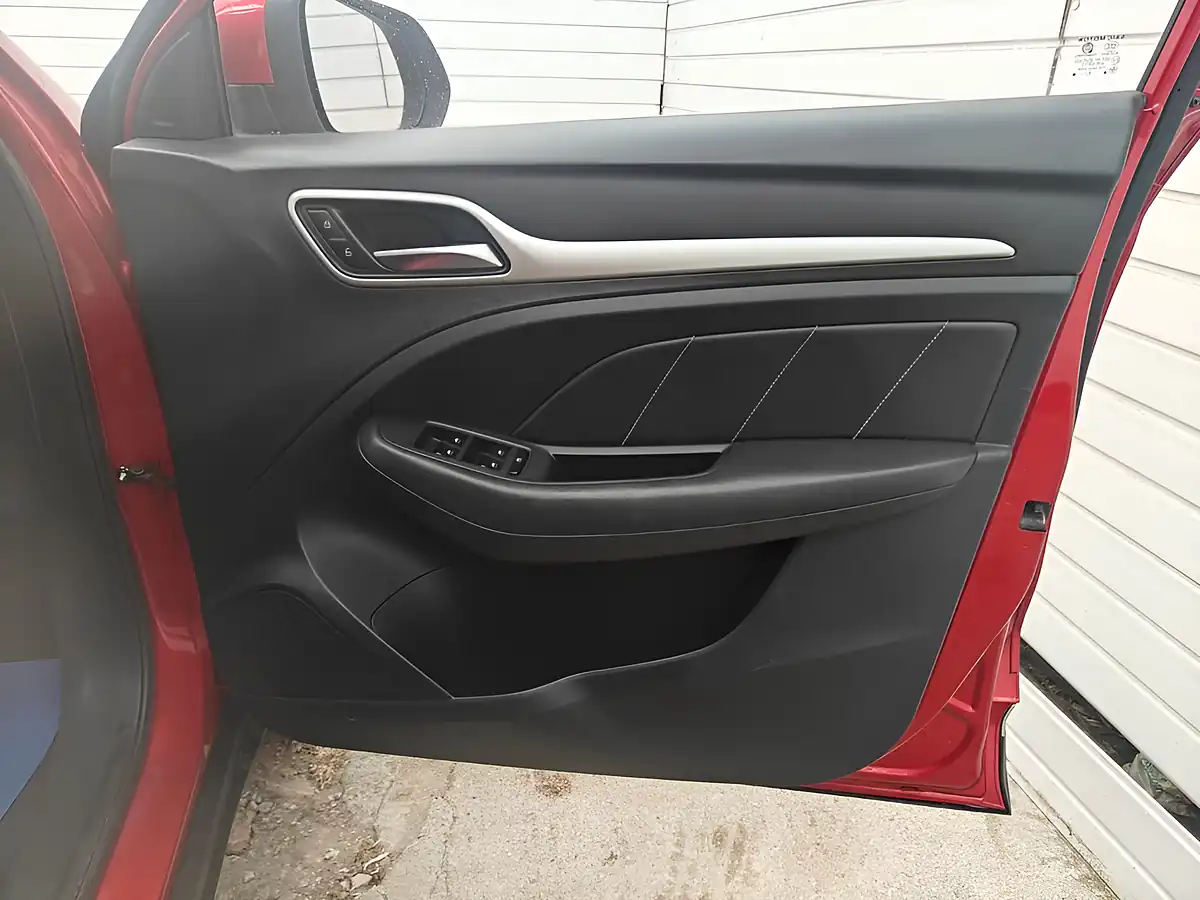 Used 2019 MG ZS Excite Red - Interior and Exterior details 13