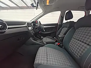 Used 2019 MG ZS Excite Red - Interior and Exterior details 16