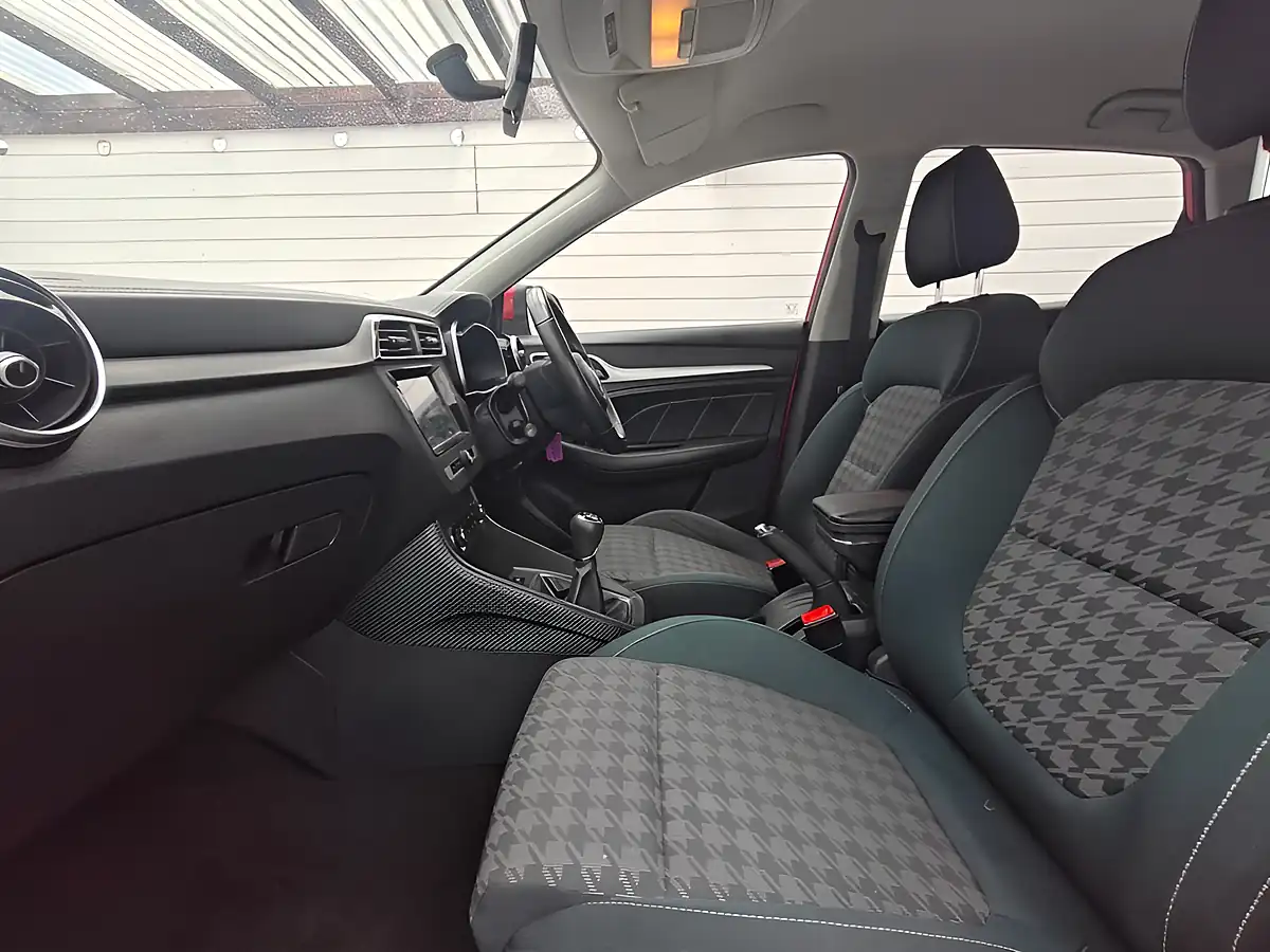 Used 2019 MG ZS Excite Red - Interior and Exterior details 16