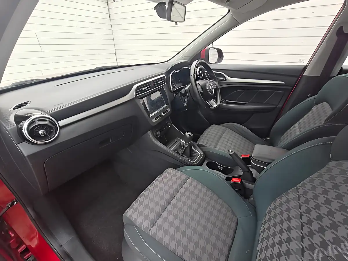 Used 2019 MG ZS Excite Red - Interior and Exterior details 4