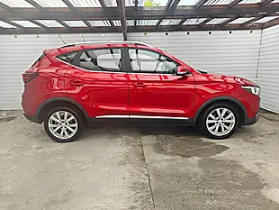 Used 2019 MG ZS Excite Red - Interior and Exterior details 8