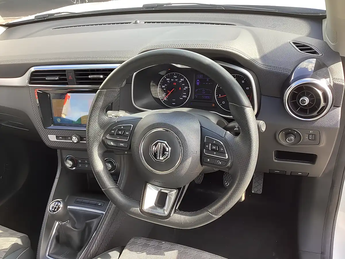 Used 2019 MG Zs Excite White - Interior and Exterior details 10