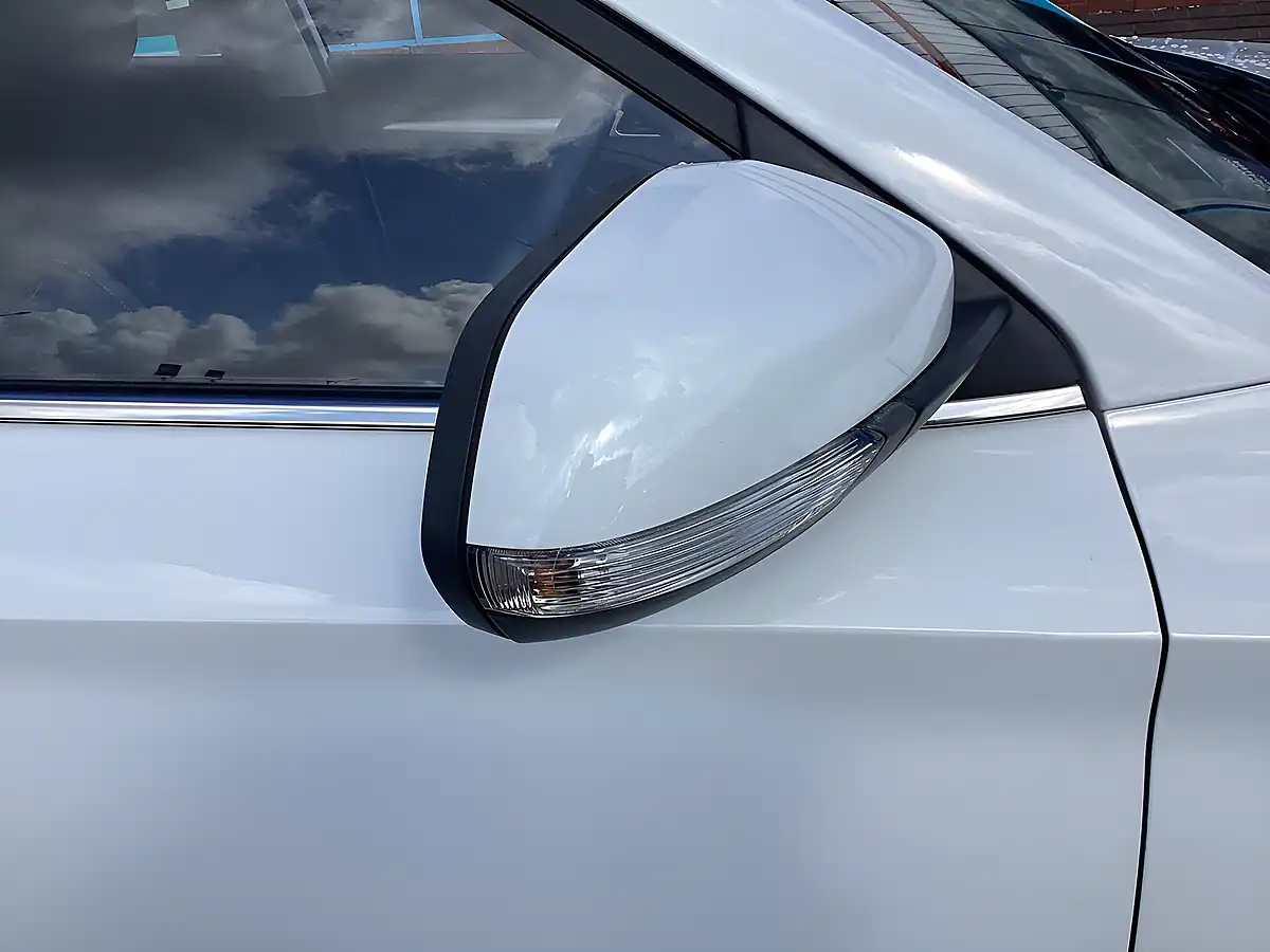 Used 2019 MG Zs Excite White - Interior and Exterior details 14