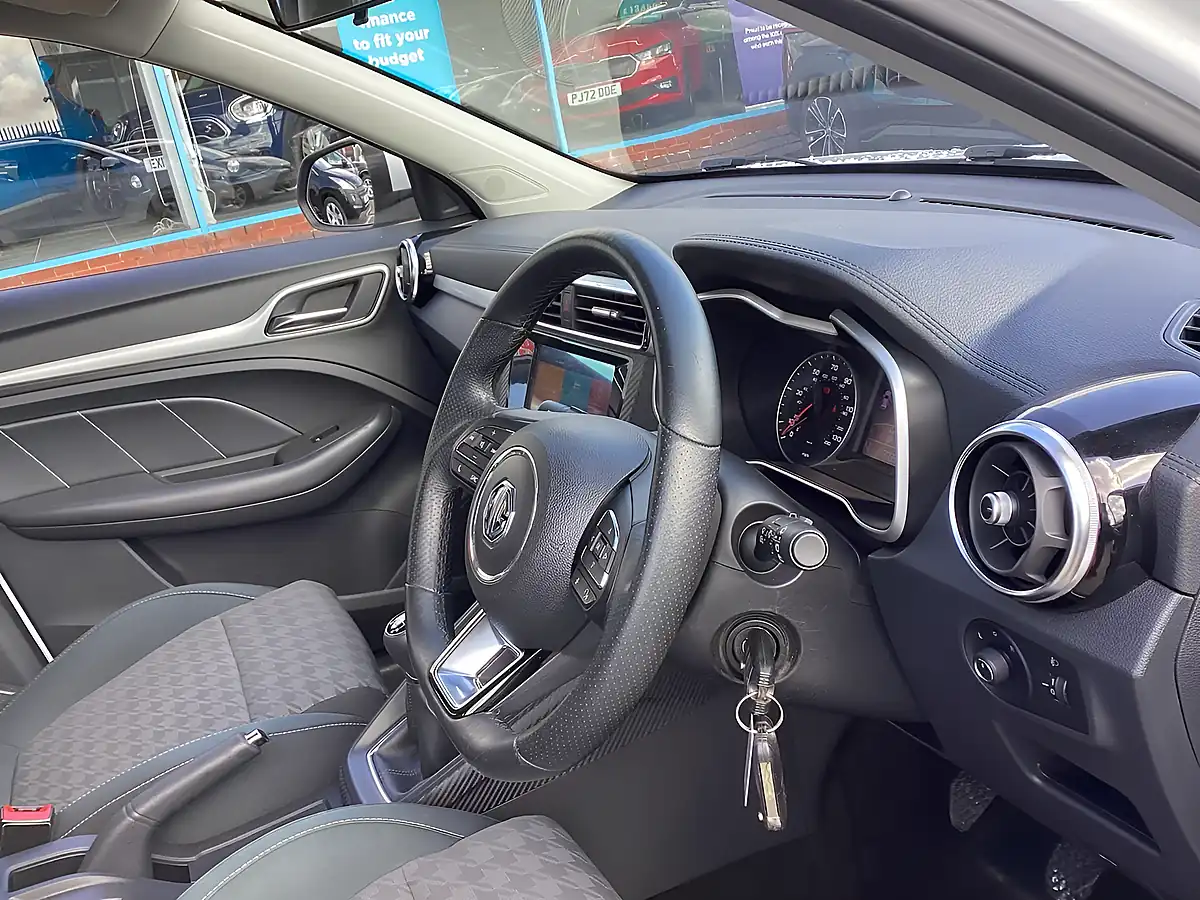 Used 2019 MG Zs Excite White - Interior and Exterior details 6
