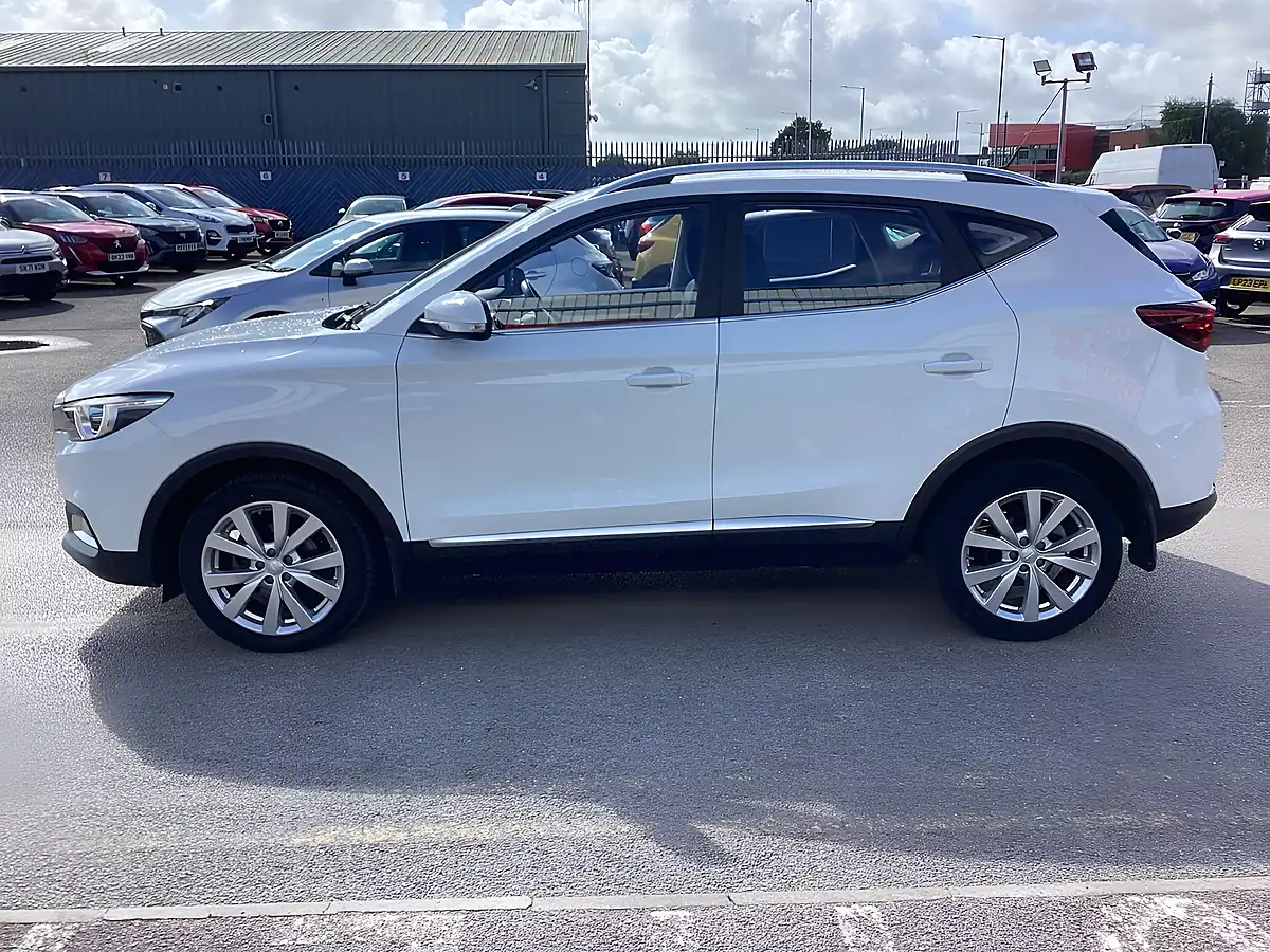 Used 2019 MG Zs Excite White - Interior and Exterior details 9
