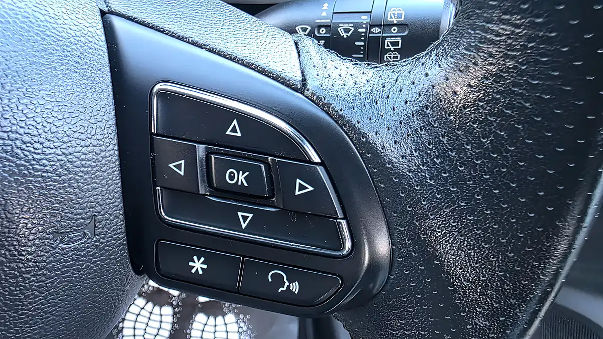 Used 2019 MG Zs Excite White - Interior and Exterior details 13