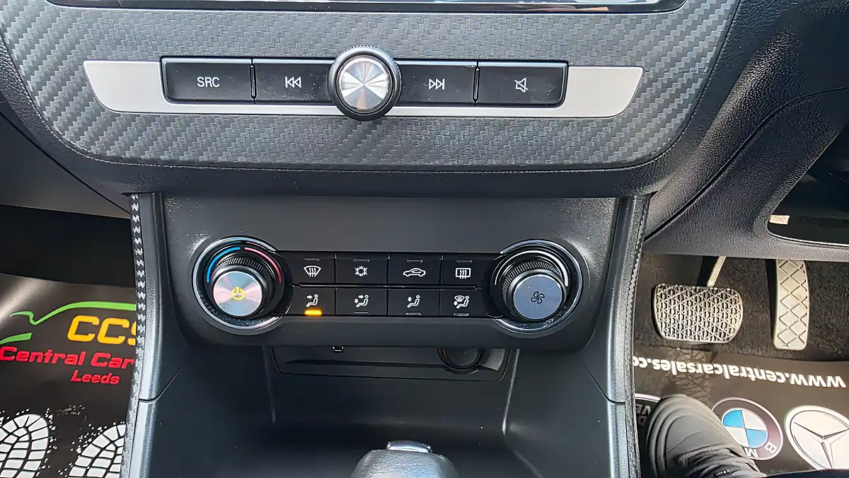 Used 2019 MG Zs Excite White - Interior and Exterior details 15