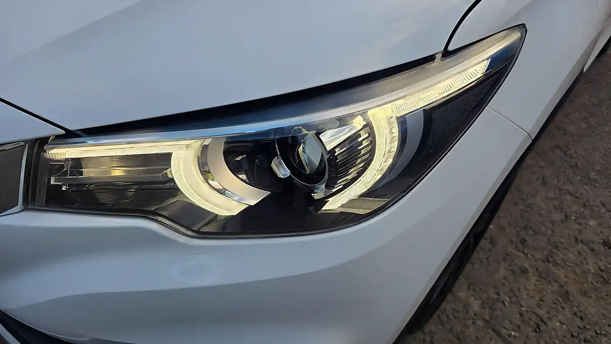 Used 2019 MG Zs Excite White - Interior and Exterior details 9