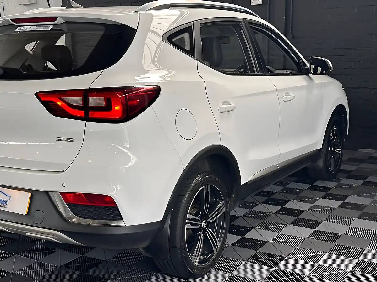 Used 2019 MG Zs Exclusive Arctic White - Interior and Exterior details 17
