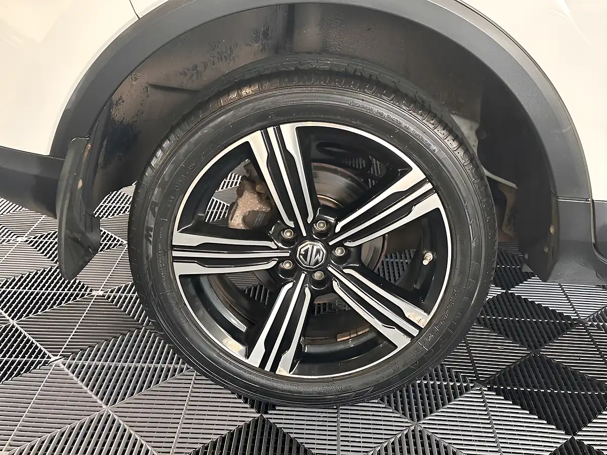 Used 2019 MG Zs Exclusive Arctic White - Interior and Exterior details 5