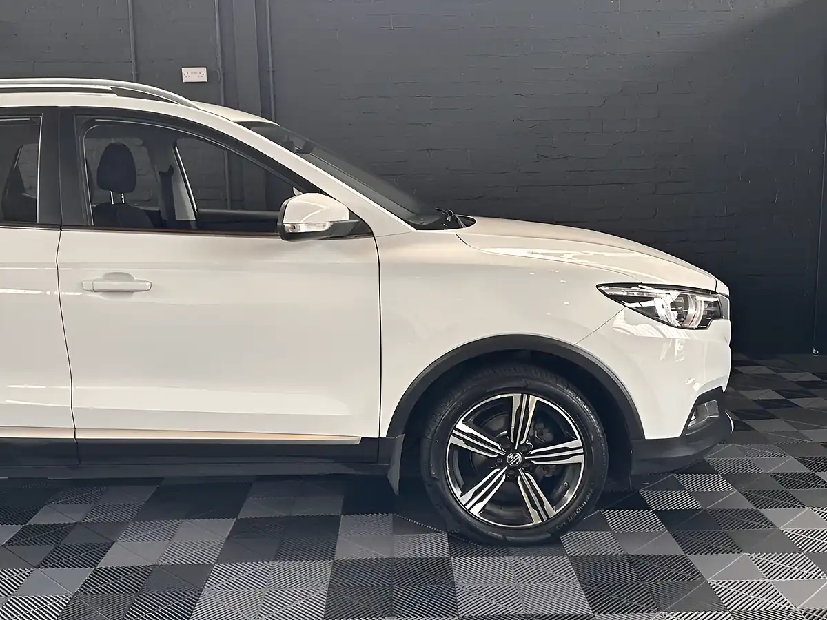 Used 2019 MG Zs Exclusive Arctic White - Interior and Exterior details 7