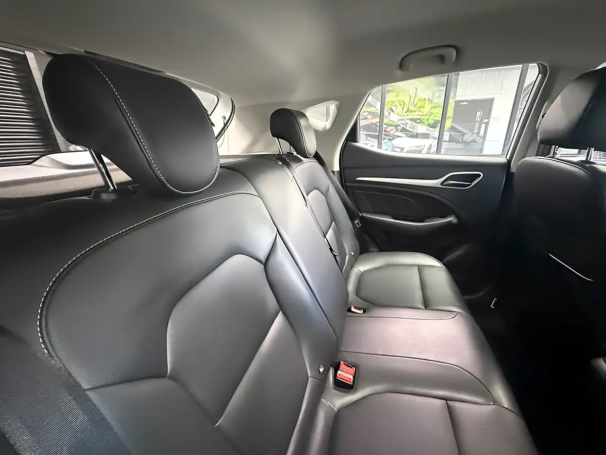Used 2019 MG Zs Exclusive White - Interior and Exterior details 19