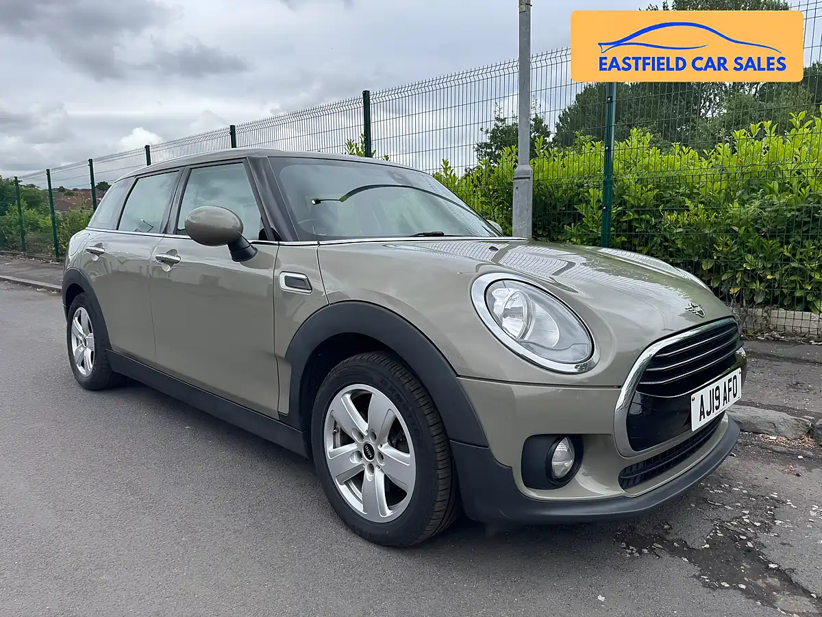 Used 2019 MINI Clubman Cooper Classic Emerald Grey - Front View