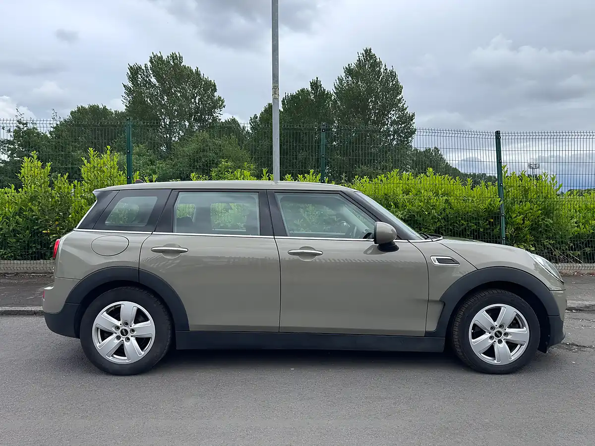 Used 2019 MINI Clubman Cooper Classic Emerald Grey - Interior and Exterior details 2