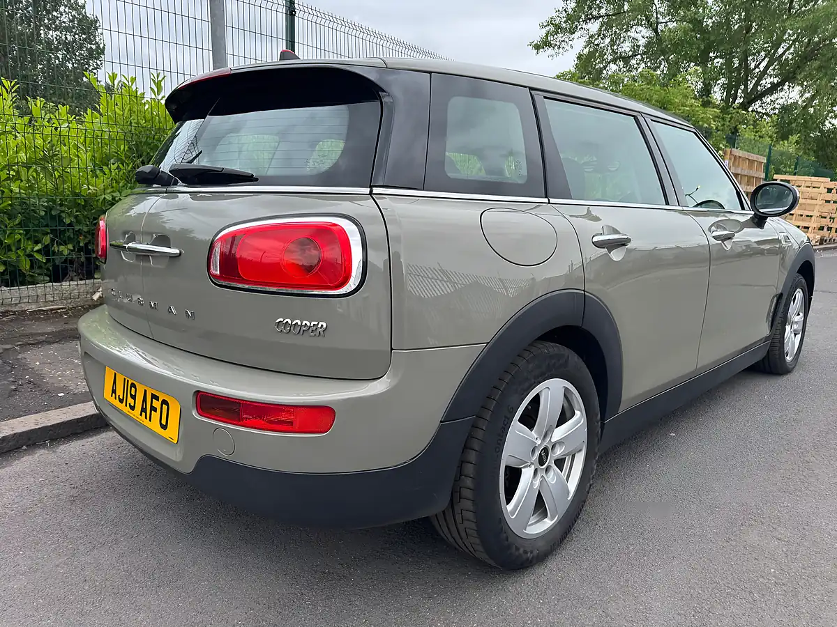 Used 2019 MINI Clubman Cooper Classic Emerald Grey - Interior and Exterior details 3